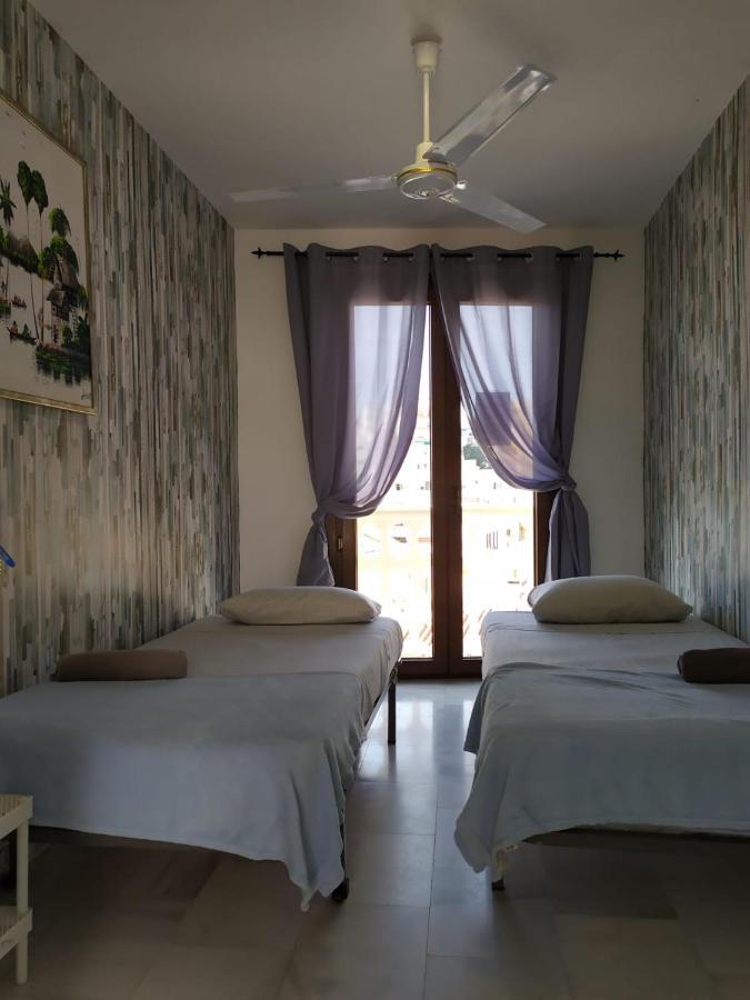 Malaga Centro Hostel (Adults Only) Екстер'єр фото