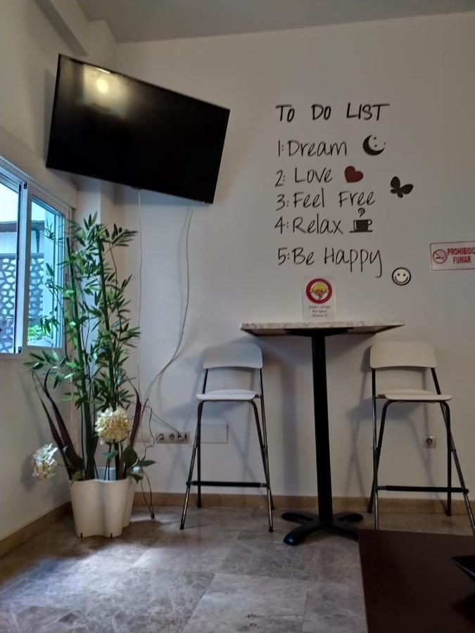 Malaga Centro Hostel (Adults Only) Екстер'єр фото